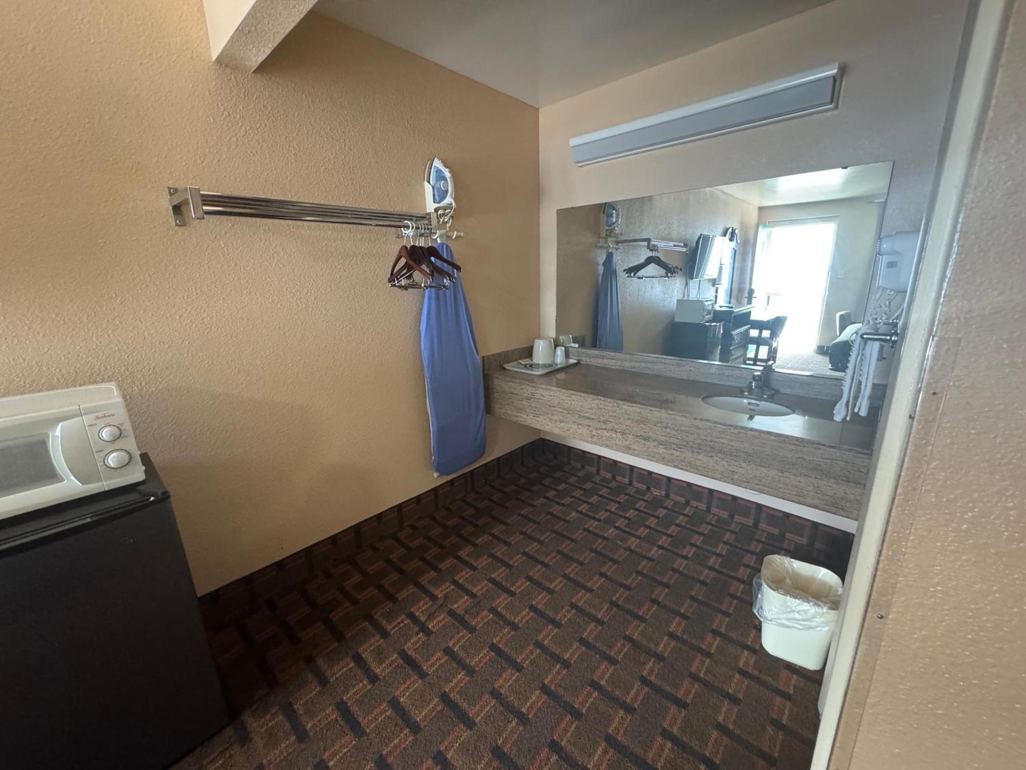 Travel Hotel